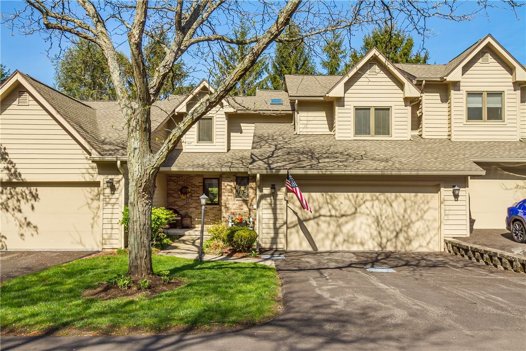 3 Colonial Circle, Perinton, NY 14450
