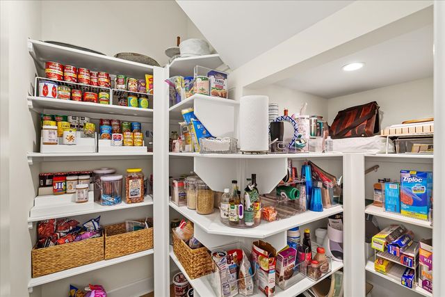 1742 Barrow Ln, Brentwood, TN 37027