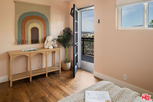 1863 Burnell Drive, Los Angeles, CA 90065