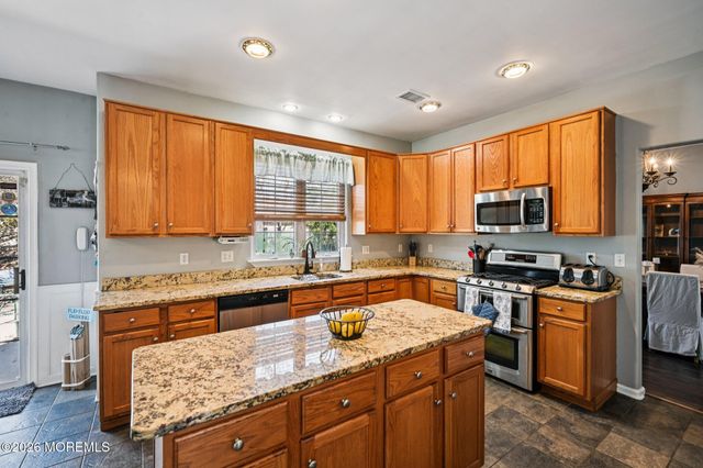 5 Forest View Drive, Bayville, NJ 08721