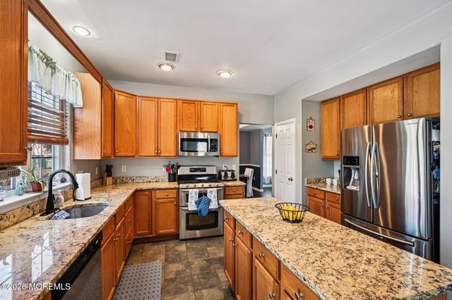 5 Forest View Drive, Bayville, NJ 08721