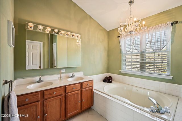 5 Forest View Drive, Bayville, NJ 08721