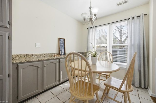 302 Bridge XING, Yorktown, VA 23692