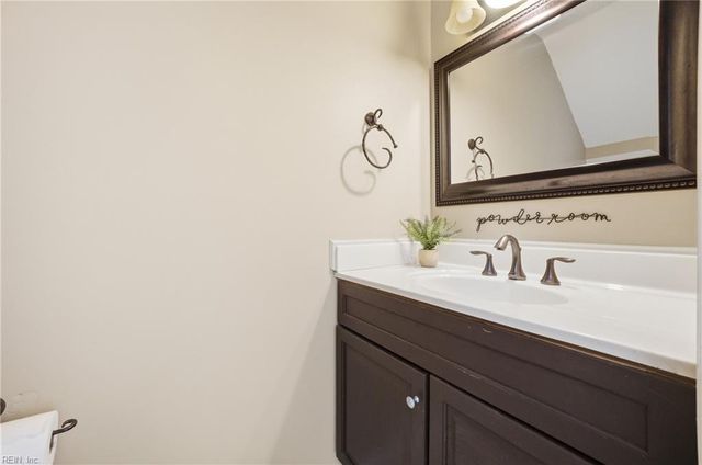 302 Bridge XING, Yorktown, VA 23692