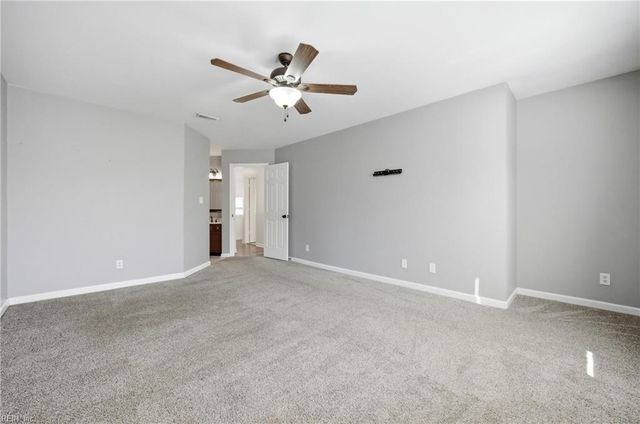 302 Bridge XING, Yorktown, VA 23692