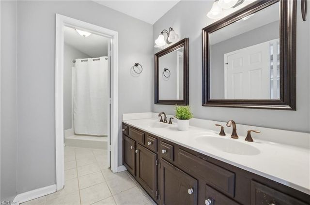 302 Bridge XING, Yorktown, VA 23692