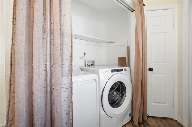 302 Bridge XING, Yorktown, VA 23692