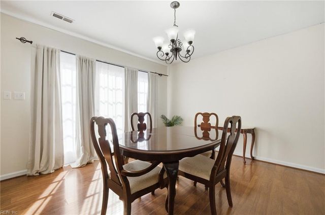 302 Bridge XING, Yorktown, VA 23692