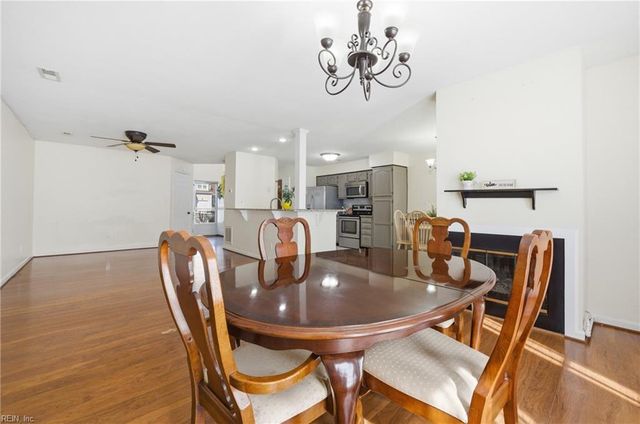 302 Bridge XING, Yorktown, VA 23692