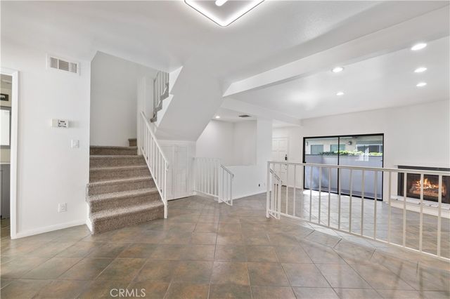 7550 Zombar 11, Van Nuys, CA 91406