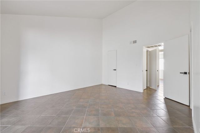 7550 Zombar 11, Van Nuys, CA 91406