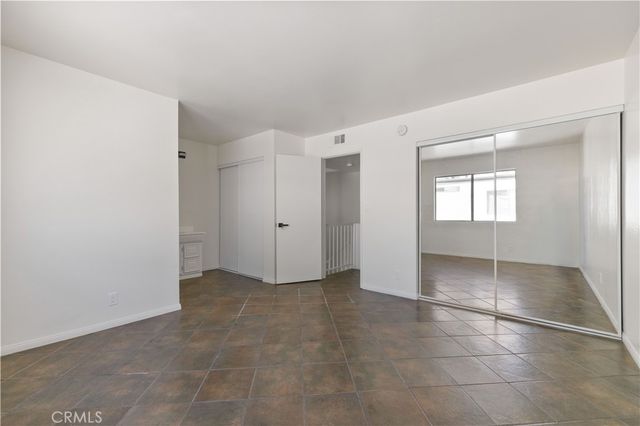 7550 Zombar 11, Van Nuys, CA 91406