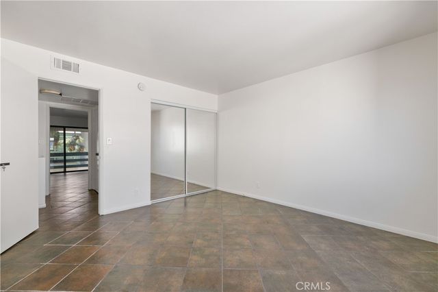 7550 Zombar 11, Van Nuys, CA 91406