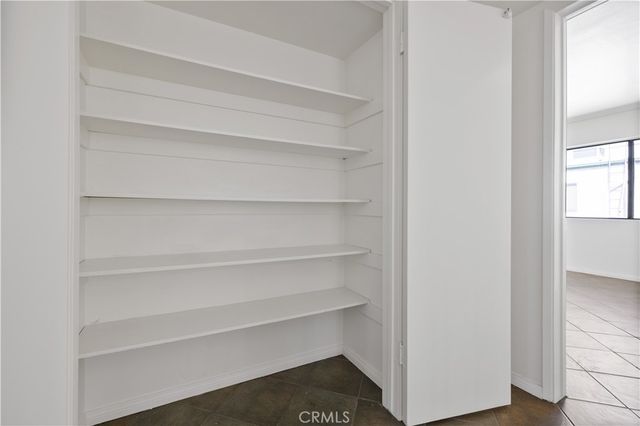 7550 Zombar 11, Van Nuys, CA 91406