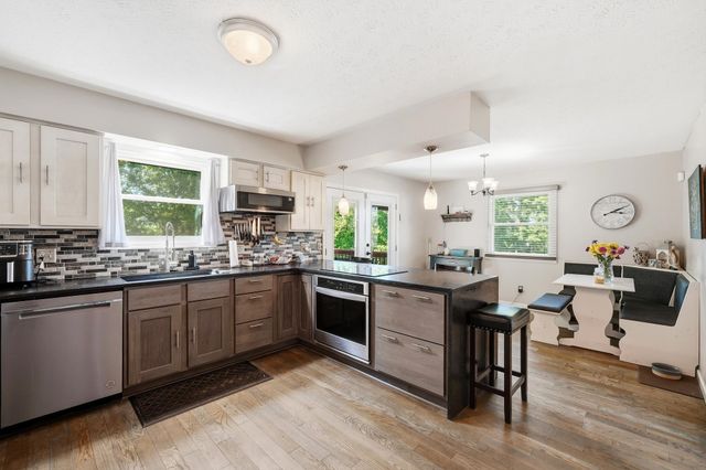 27 Hickory Drive, Barboursville, WV 25504