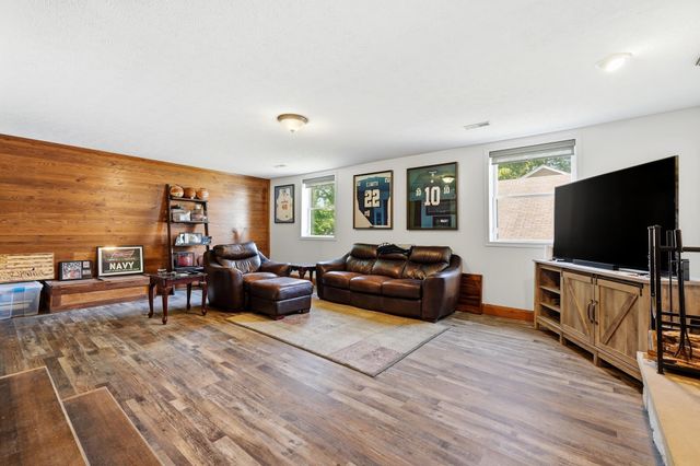 27 Hickory Drive, Barboursville, WV 25504