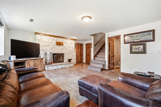 27 Hickory Drive, Barboursville, WV 25504