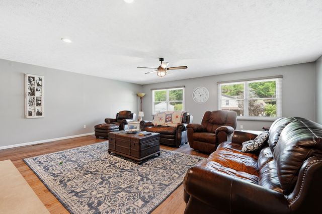 27 Hickory Drive, Barboursville, WV 25504