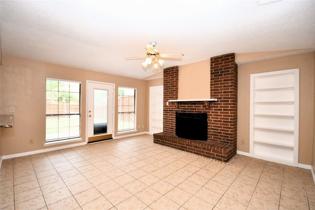 2906 Kingswood Drive, Garland, TX 75040