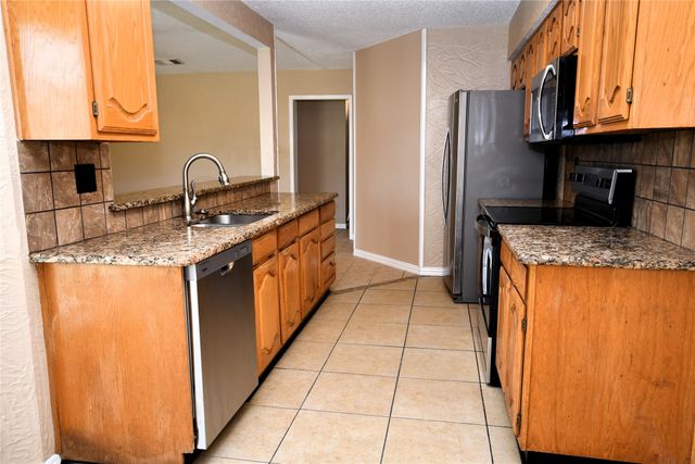 2906 Kingswood Drive, Garland, TX 75040