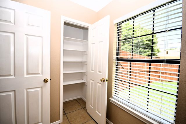 2906 Kingswood Drive, Garland, TX 75040