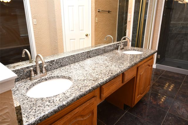 2906 Kingswood Drive, Garland, TX 75040