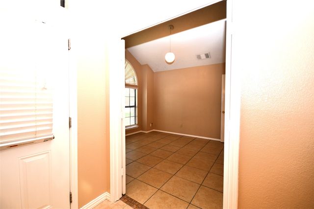 2906 Kingswood Drive, Garland, TX 75040
