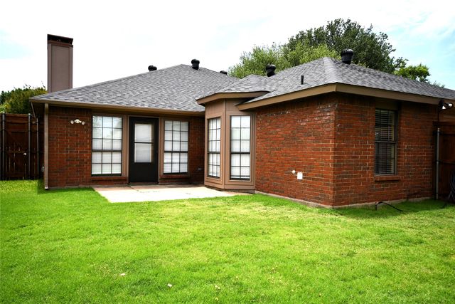 2906 Kingswood Drive, Garland, TX 75040