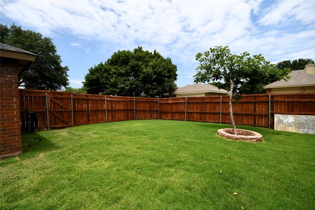 2906 Kingswood Drive, Garland, TX 75040