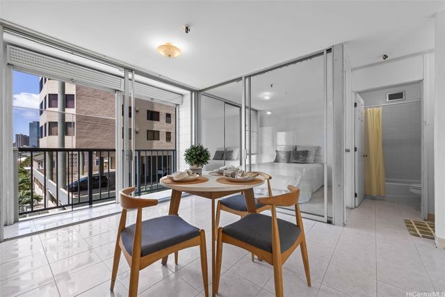 1226 Alexander Street 501, Honolulu, HI 96826