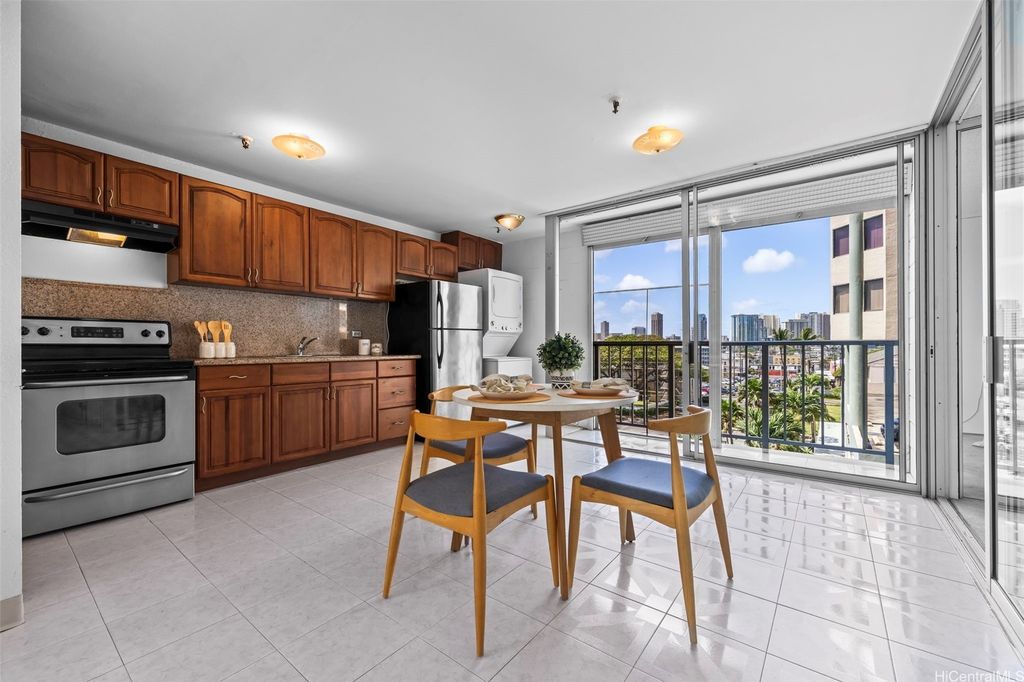 1226 Alexander Street 501, Honolulu, HI 96826