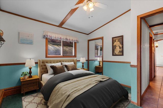 295 Hartford ROAD, Slinger, WI 53086