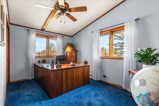 295 Hartford ROAD, Slinger, WI 53086