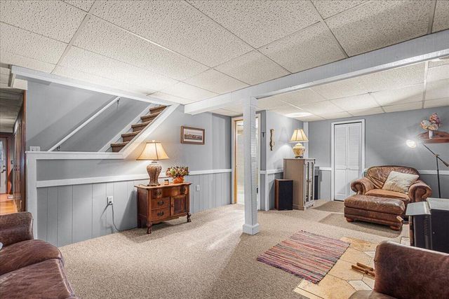 295 Hartford ROAD, Slinger, WI 53086