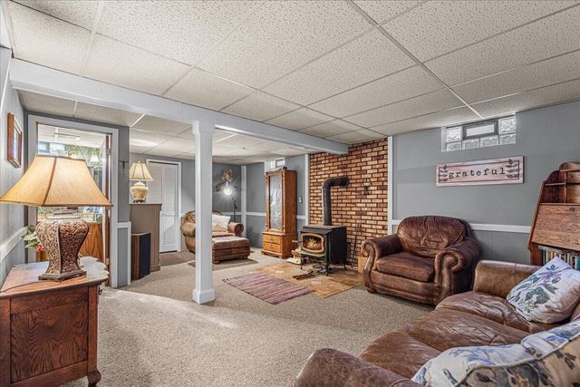 295 Hartford ROAD, Slinger, WI 53086