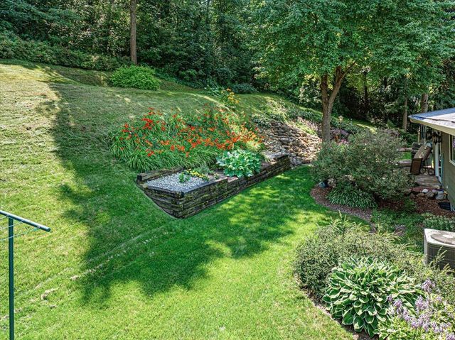 295 Hartford ROAD, Slinger, WI 53086