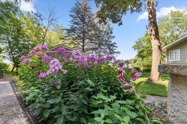 295 Hartford ROAD, Slinger, WI 53086