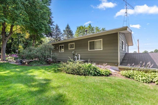 295 Hartford ROAD, Slinger, WI 53086