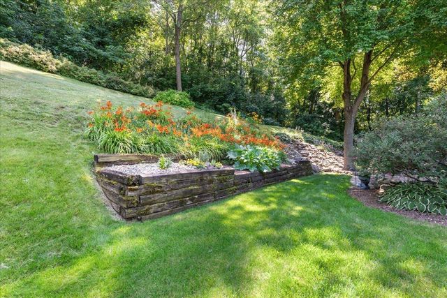 295 Hartford ROAD, Slinger, WI 53086