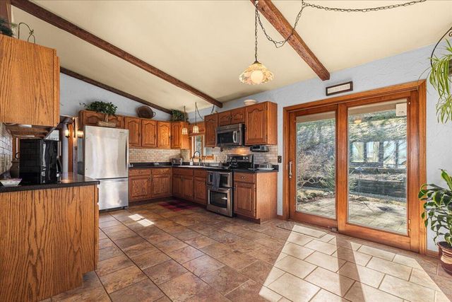 295 Hartford ROAD, Slinger, WI 53086