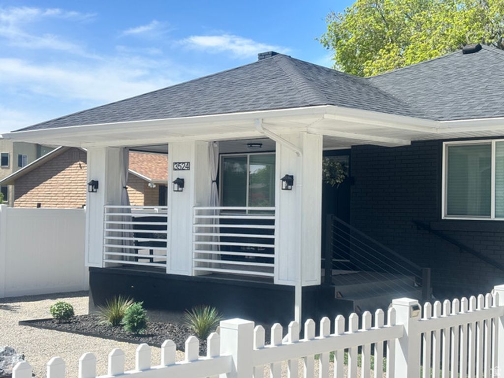 Image 2 of property listing at 3524 S BLAIR CIR, Salt Lake City, UT 84115