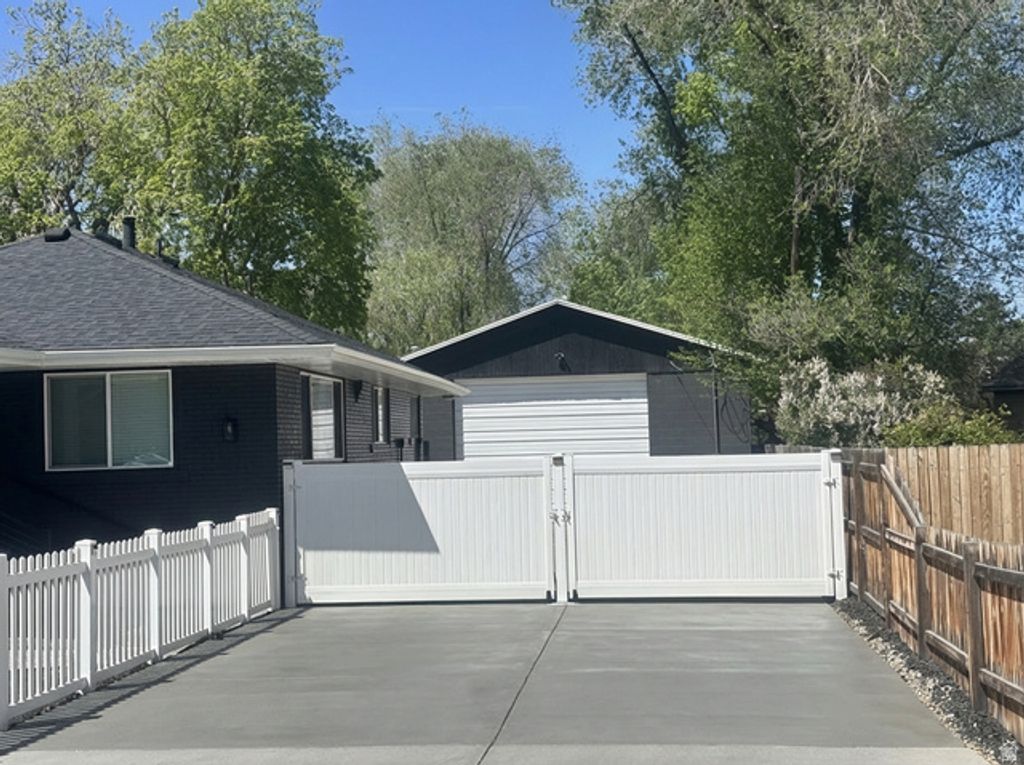 Image 22 of property listing at 3524 S BLAIR CIR, Salt Lake City, UT 84115