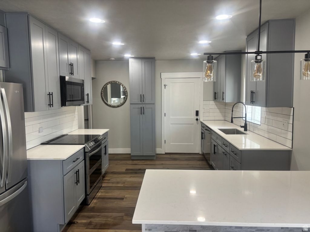 Image 7 of property listing at 3524 S BLAIR CIR, Salt Lake City, UT 84115