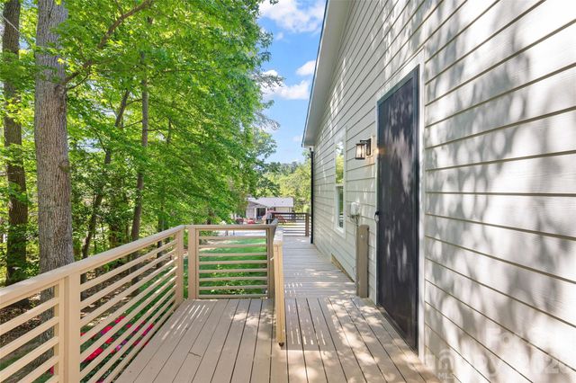2917 Lake Shore Road S, Denver, NC 28037