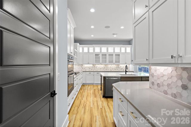 2917 Lake Shore Road S, Denver, NC 28037