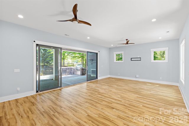 2917 Lake Shore Road S, Denver, NC 28037