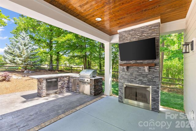 2917 Lake Shore Road S, Denver, NC 28037