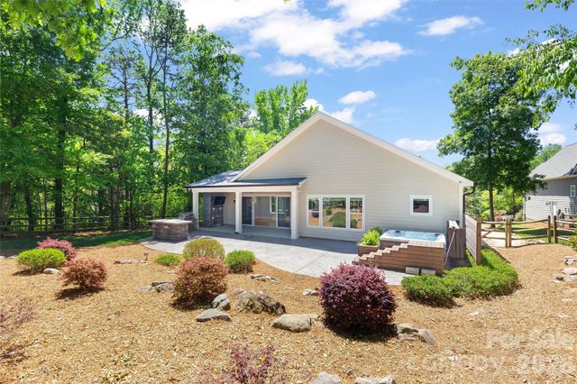 2917 Lake Shore Road S, Denver, NC 28037