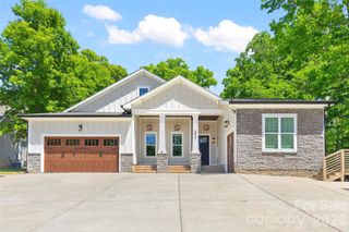 2917 Lake Shore Road S, Denver, NC 28037
