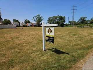 7041 Orchard Avenue, Dearborn, MI 48126